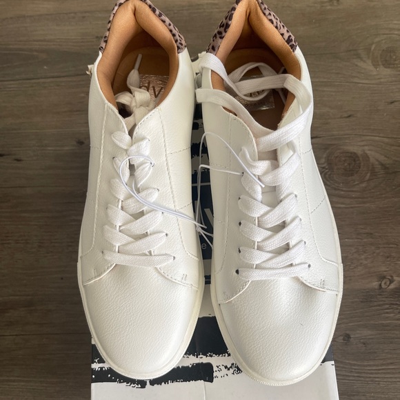 NWT DV Sneakers SZ 8 - Picture 3 of 4